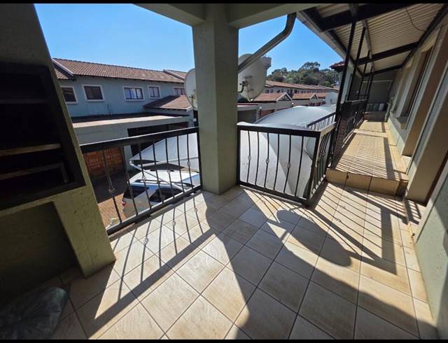 2 BEDROOM TOWNHOUSE FOR SALE IN GREENHILLS
